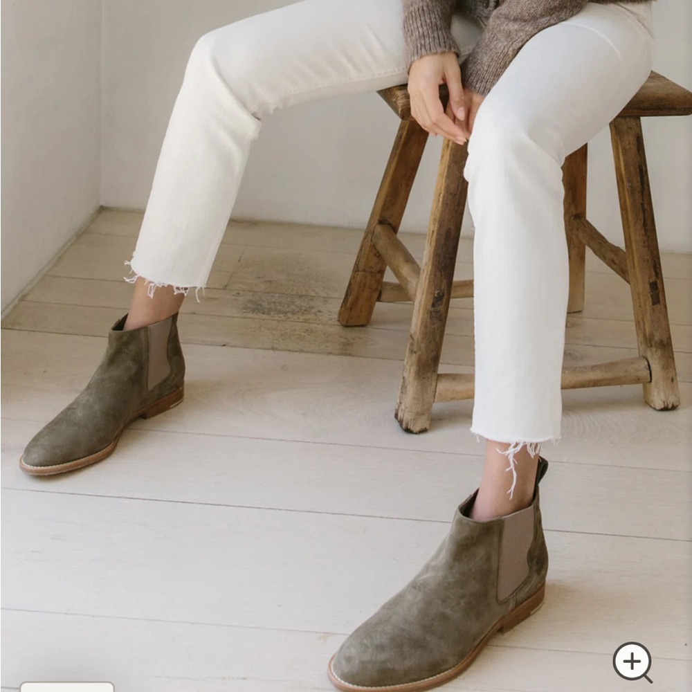JENNI KAYNE SUEDE CHELSEA BOOT LAUREL